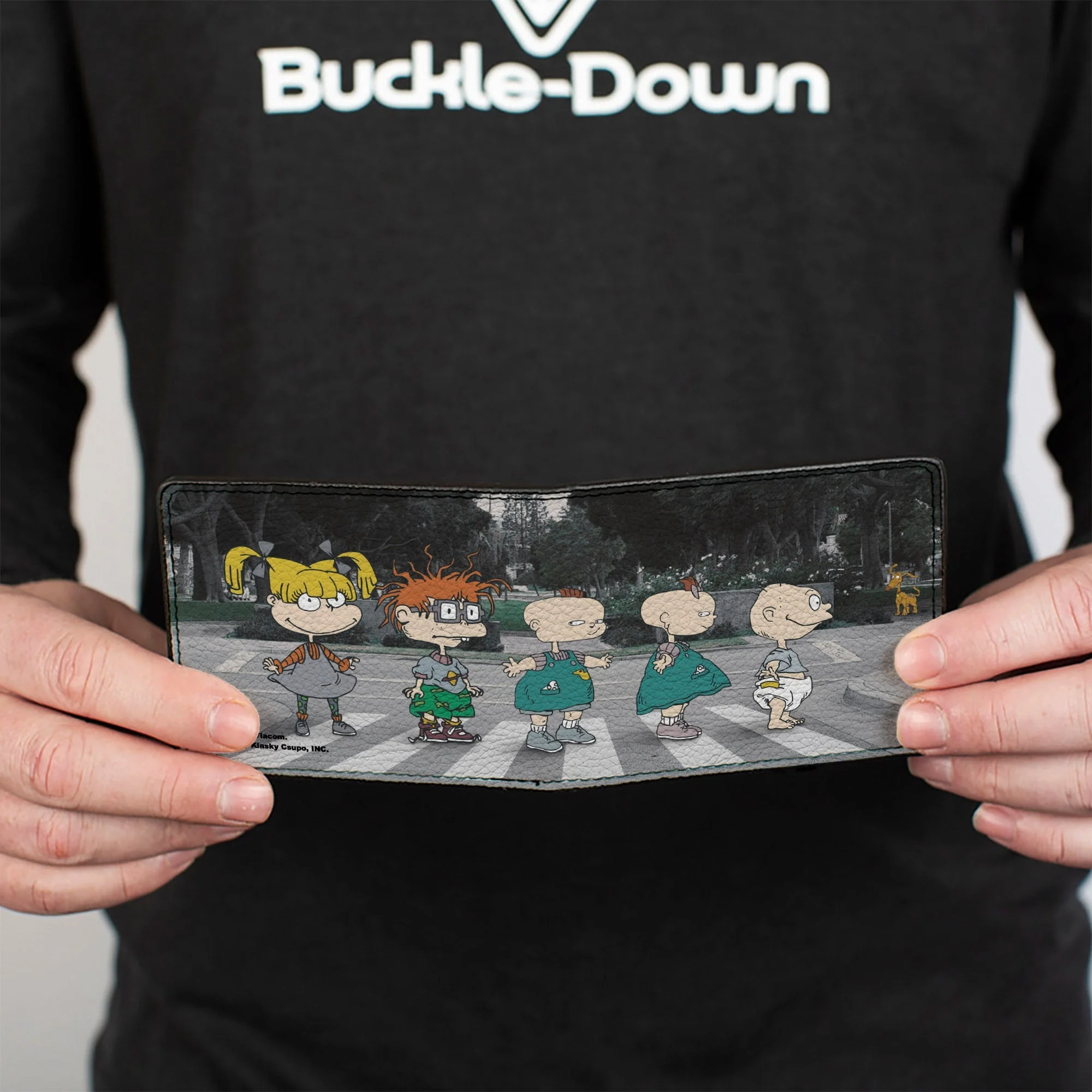 Rugrats 6-Character Road Crossing Scene Bi-Fold Wallet - Image 4