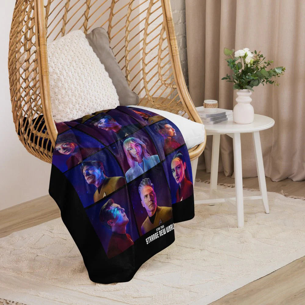Star Trek: Strange New Worlds Season 3 Premium Sherpa Blanket - Image 13