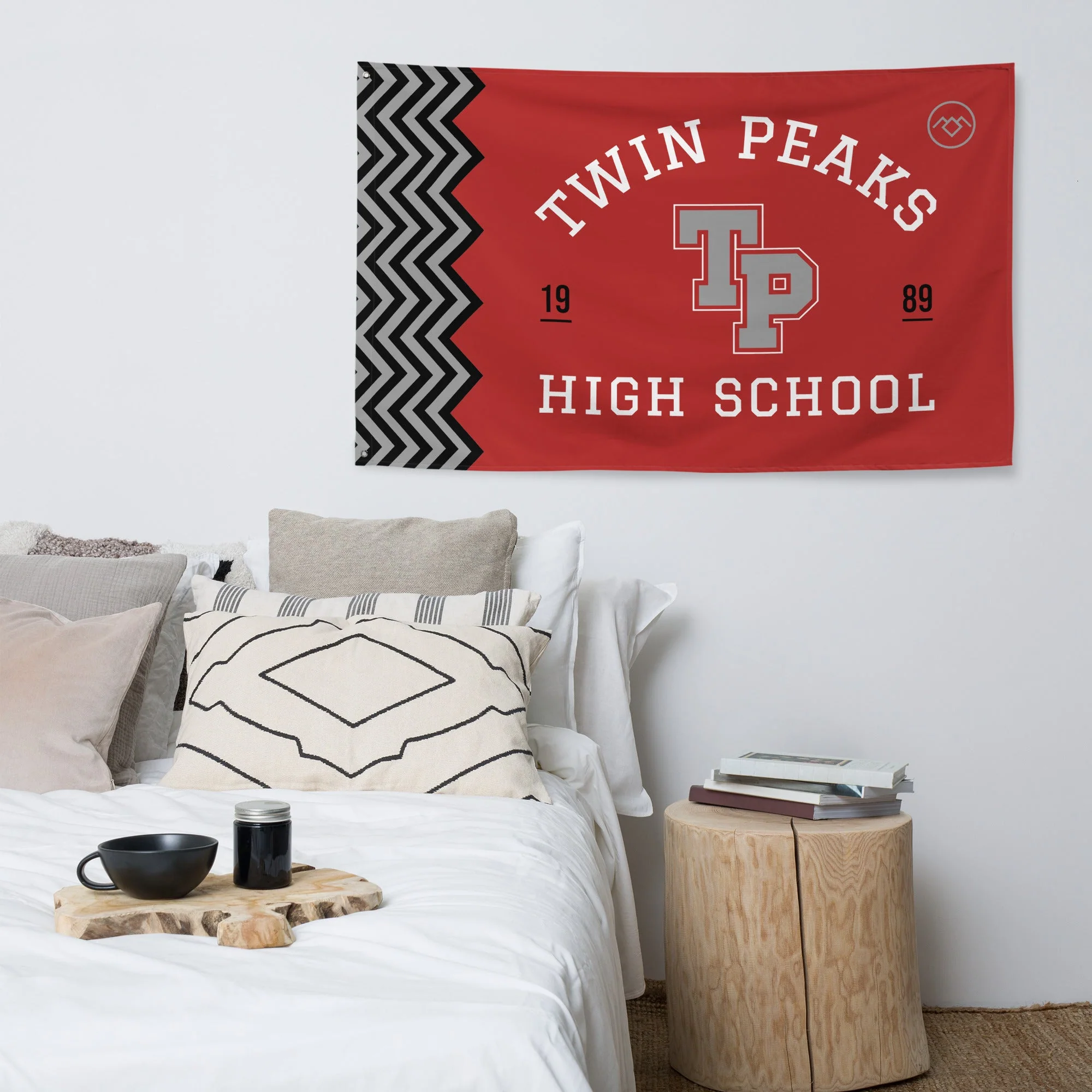 Twin Peaks Flag High School - Image 2